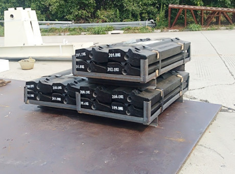 Impact Stone Crusher Phụ tùng thay thế Tấm lót Martensitic Ceramics Chèn