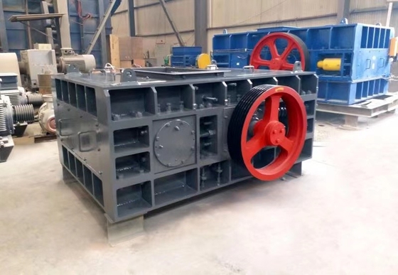 Máy nghiền hai con lăn đôi quặng 70 T / H Chiều rộng trục lăn 600mm để làm cát