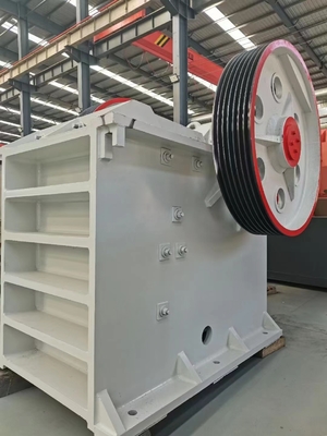 Máy nghiền đá loại 110Kw Công suất cao Máy nghiền hình nón đá PE750 * 1060 380V