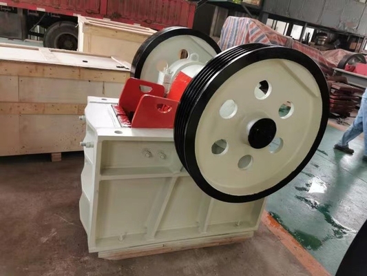 Máy nghiền hàm 15Kw 5-20 TPH Khai thác Máy nghiền đá quy mô nhỏ PE250 * 400