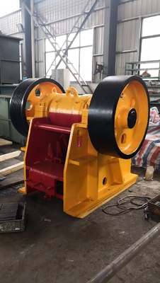 Máy nghiền đá nhỏ 55Kw Granite cứng PE500 * 750 Màu trắng vàng