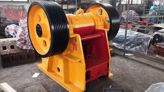 Máy nghiền Shanbao màu vàng và trắng Sê-ri PE và Máy nghiền hàm 10 X 36 Đá Xám Khai thác đá Cấu tạo