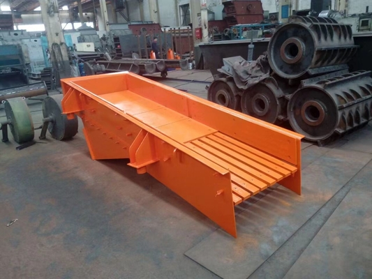 Máy cấp liệu rung động cơ không cân bằng 800mm 7,5Kw * 2 cho dây chuyền nghiền đá