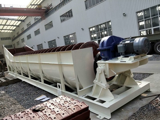 Máy sàng rung 11KW * 2 cát 240 TPH Sỏi Vít xoắn Công suất lớn